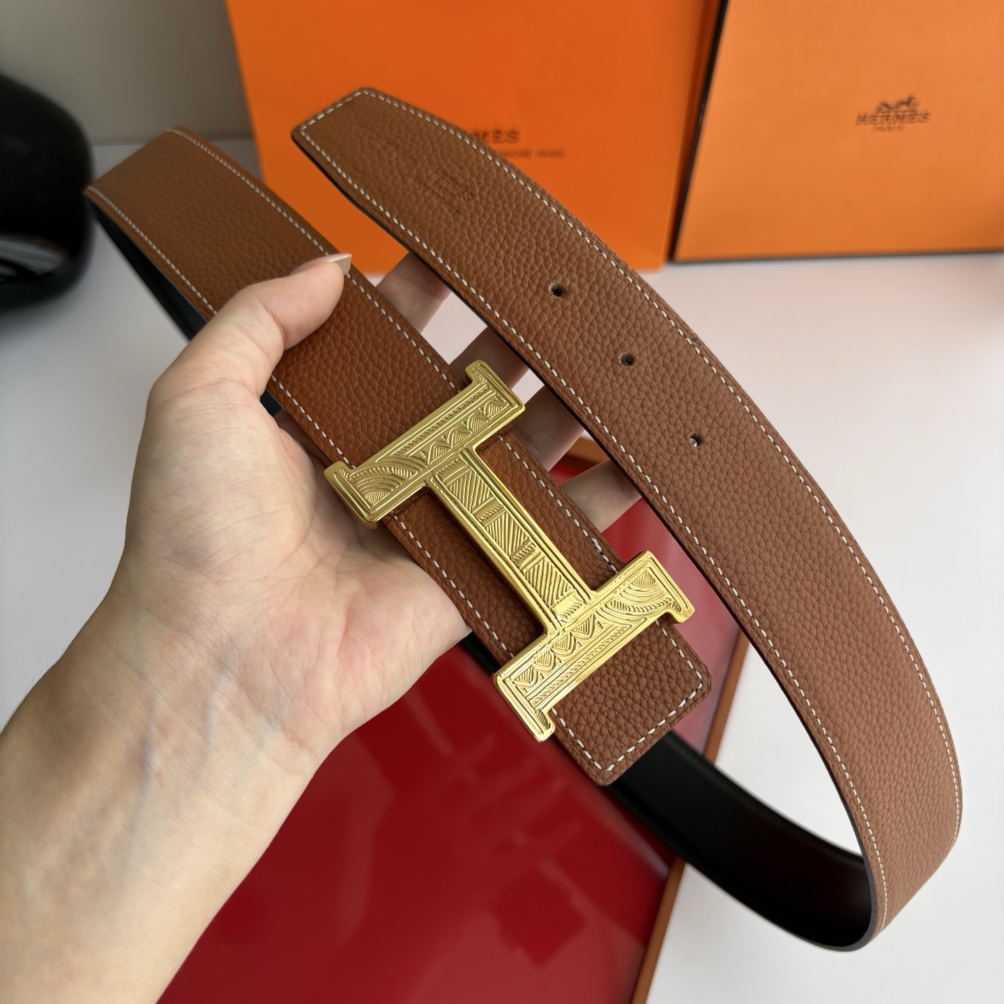 【爱马仕】Hermes 原单爱马仕，宽3.8cm进口原版皮带身，双面可两面用，精品电镀五金 ！