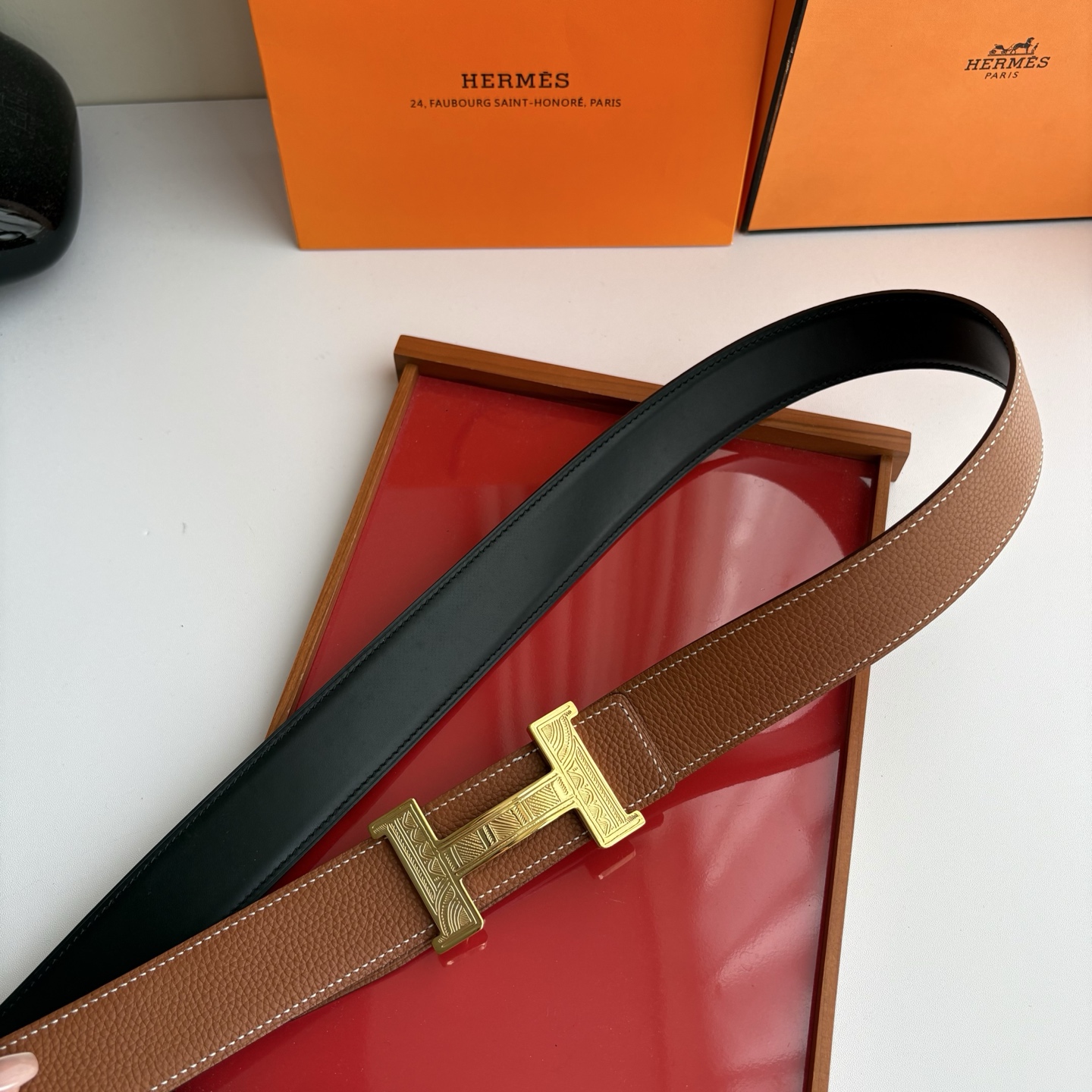 【爱马仕】Hermes 原单爱马仕，宽3.8cm进口原版皮带身，双面可两面用，精品电镀五金 ！