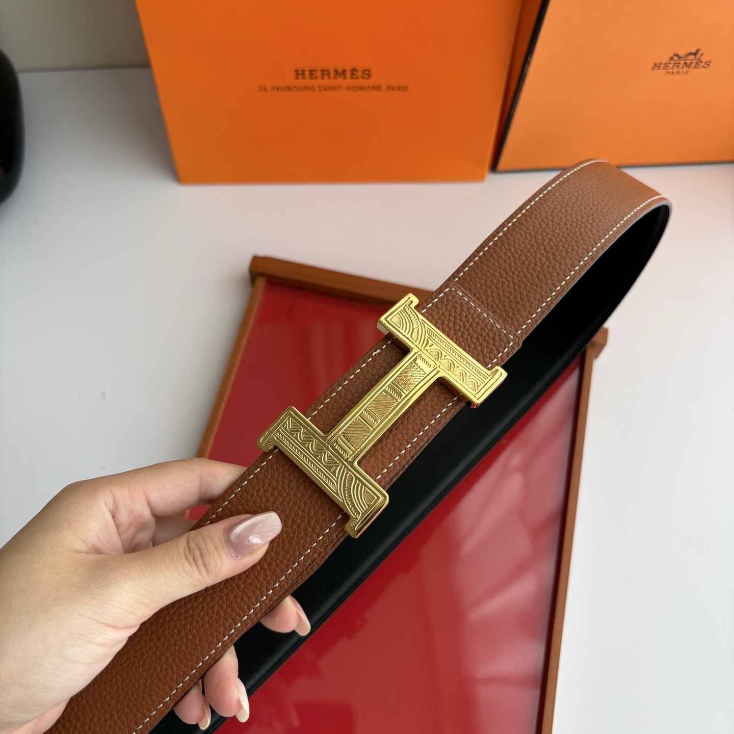 【爱马仕】Hermes 原单爱马仕，宽3.8cm进口原版皮带身，双面可两面用，精品电镀五金 ！