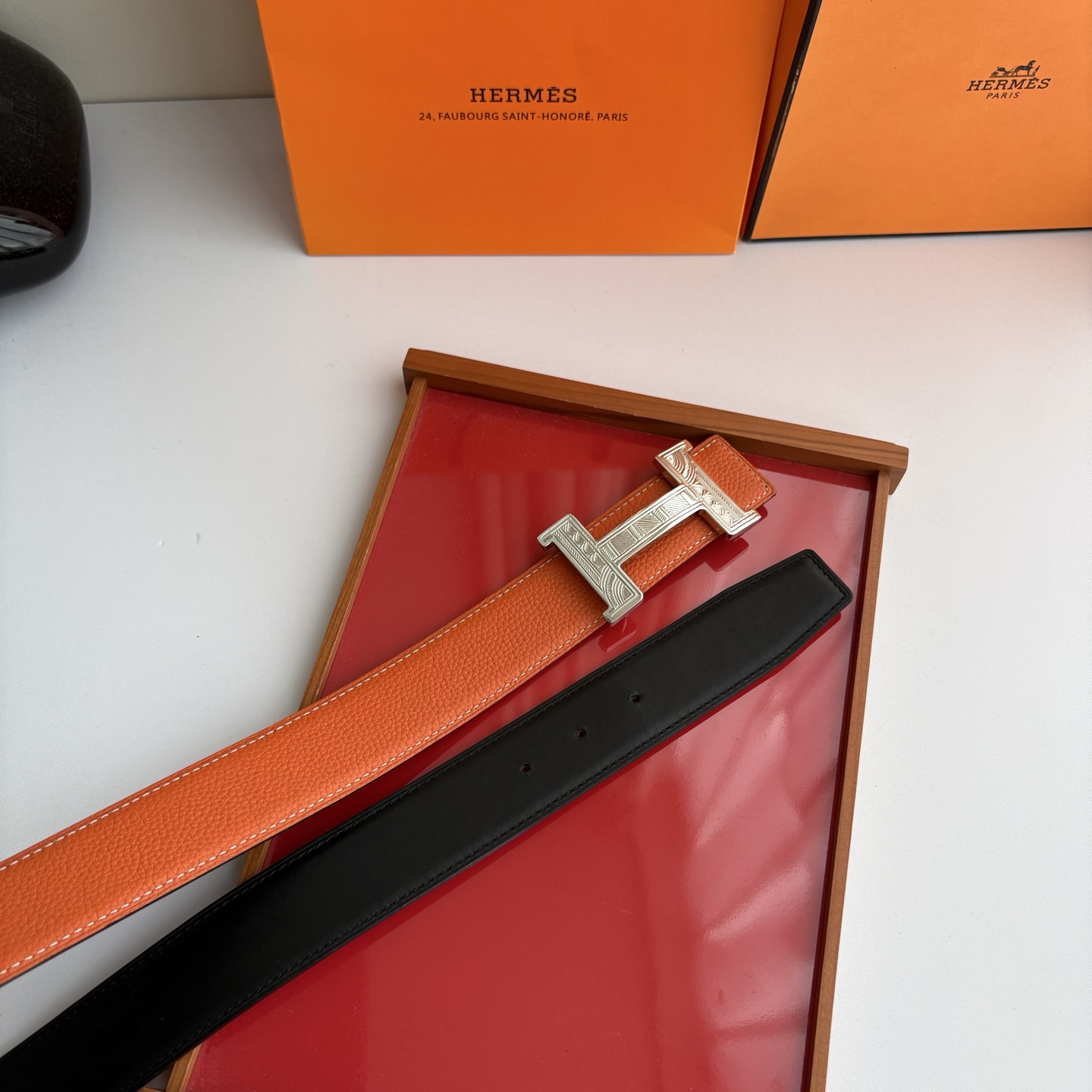 【爱马仕】Hermes 原单爱马仕，宽3.8cm进口原版皮带身，双面可两面用，精品电镀五金 ！