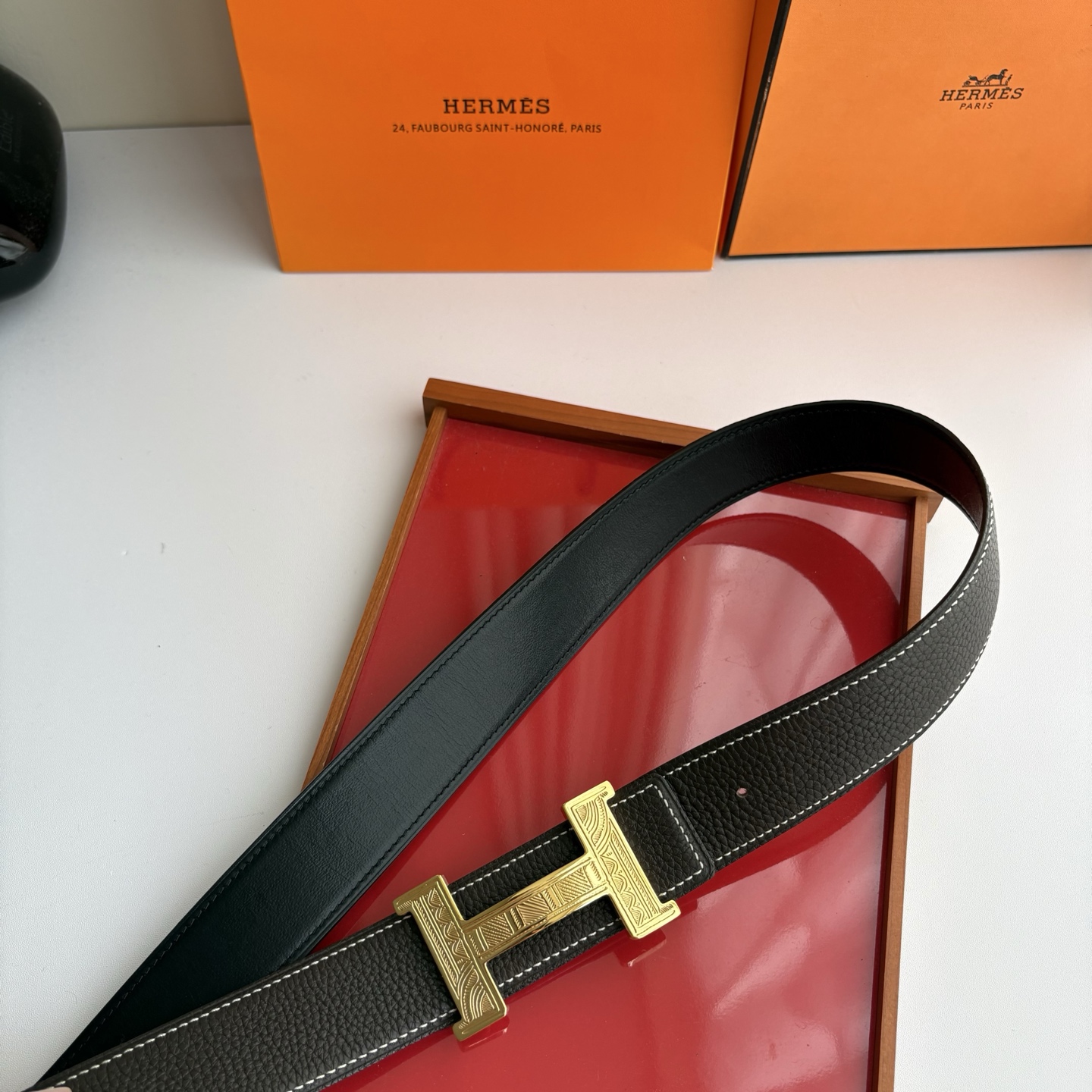 【爱马仕】Hermes 原单爱马仕，宽3.8cm进口原版皮带身，双面可两面用，精品电镀五金 ！
