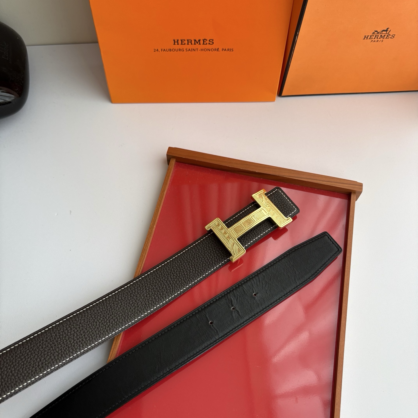 【爱马仕】Hermes 原单爱马仕，宽3.8cm进口原版皮带身，双面可两面用，精品电镀五金 ！