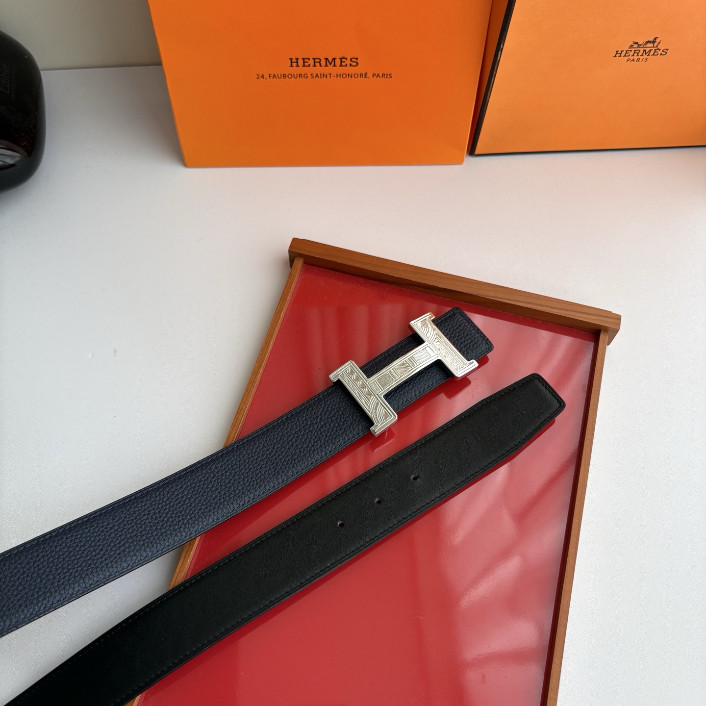 【爱马仕】Hermes 原单爱马仕，宽3.8cm进口原版皮带身，双面可两面用，精品电镀五金 ！