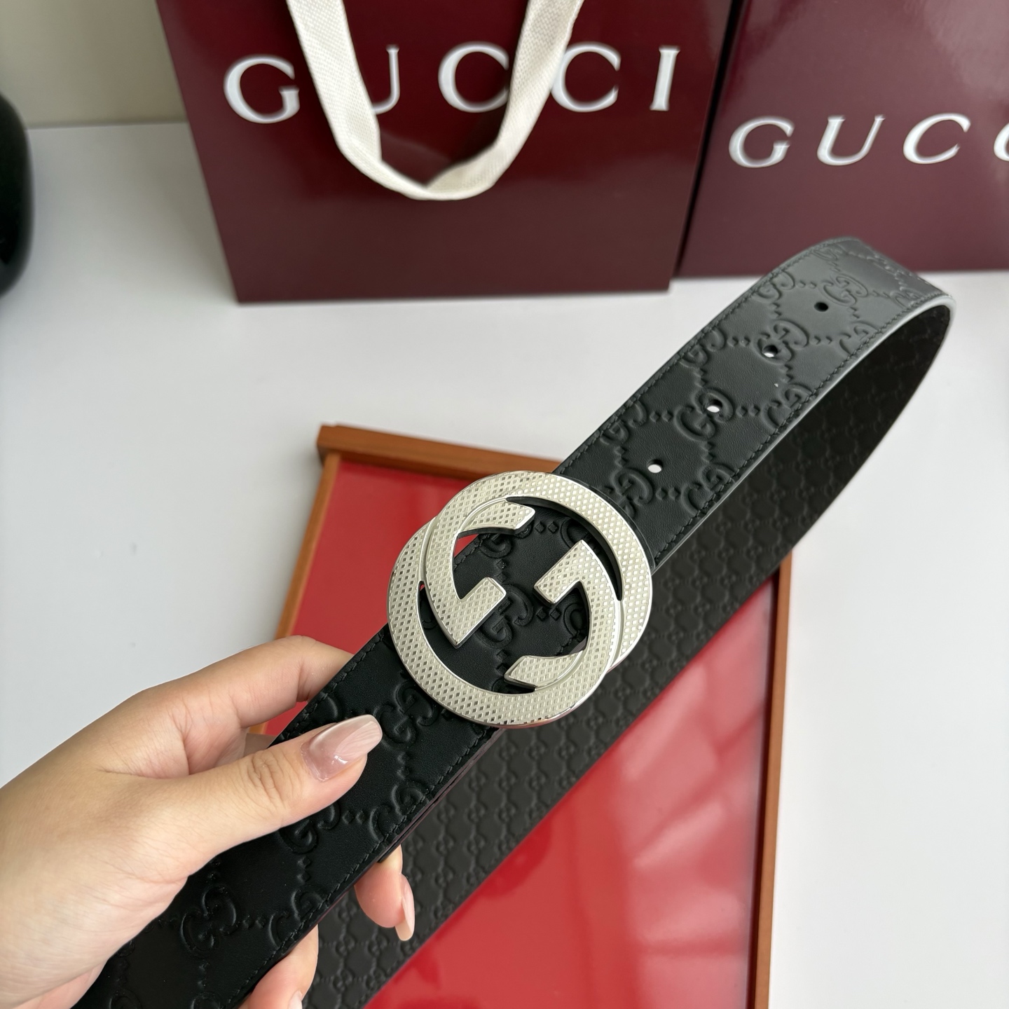 Gucci 经典原单品质，黑咖双面压花，纯钢挂扣，精工制作，细节看图，实物拍摄，高端奢华，宽度4.0cm
