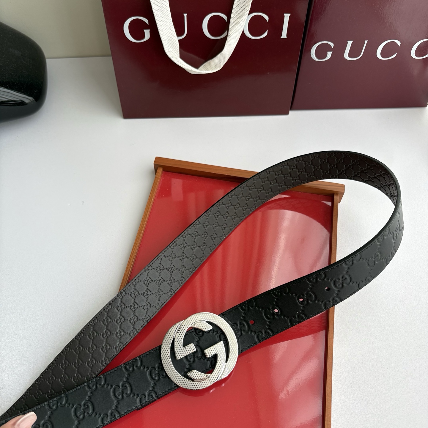 Gucci 经典原单品质，黑咖双面压花，纯钢挂扣，精工制作，细节看图，实物拍摄，高端奢华，宽度4.0cm