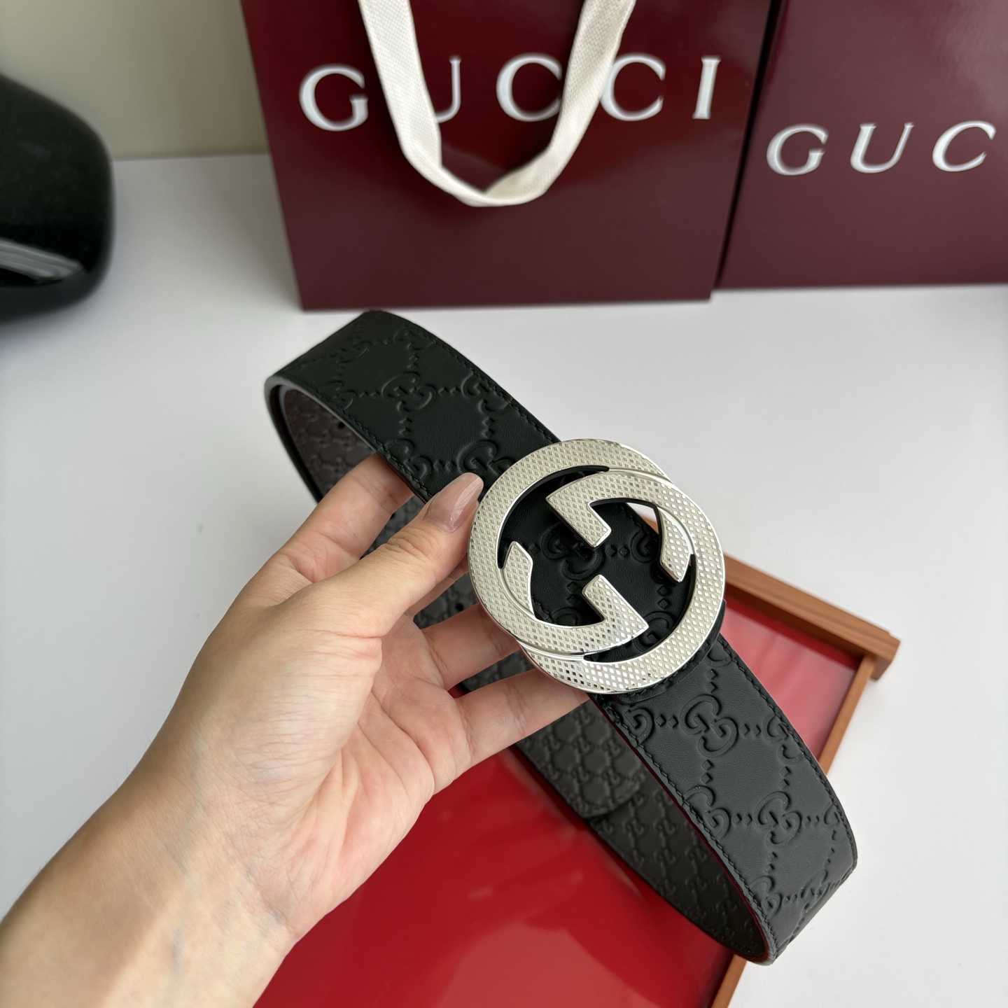 Gucci 经典原单品质，黑咖双面压花，纯钢挂扣，精工制作，细节看图，实物拍摄，高端奢华，宽度4.0cm