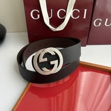 Gucci 经典原单品质,黑棕双面荔枝纹,纯钢挂扣,精工制作,细节看图,实物拍摄,高端奢华,宽度4.0cm Gucci 经典原单品质,黑棕双面荔枝纹,纯钢挂扣,精工制作,细节看图,实物拍摄,高端奢华,宽度4.0cm