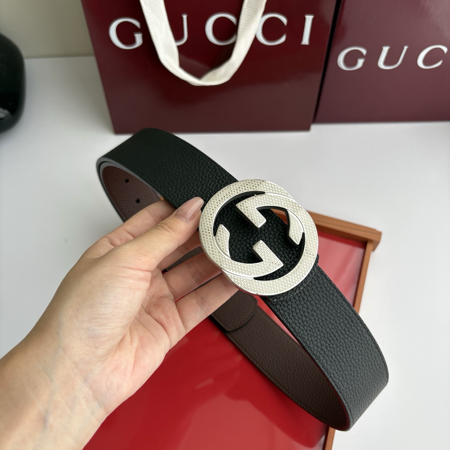 Gucci 经典原单品质，黑棕双面荔枝纹，纯钢挂扣，精工制作，细节看图，实物拍摄，高端奢华，宽度4.0cm