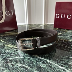 Gucci古驰男士皮带,头层牛皮,经典GG压花,方形扣,皮质细腻,做工精致,五金亮面,宽3.5cm,商务休闲都能搭,细节 Gucci古驰男士皮带,头层牛皮,经典GG压花,方形扣,皮质细腻,做工精致,五金亮面,宽3.5cm,商务休闲都能搭,细节