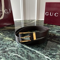 Gucci古驰男士皮带,头层牛皮,经典GG压花,方形扣,皮质细腻,做工精致,五金亮面,宽3.5cm,商务休闲都能搭,细节 Gucci古驰男士皮带,头层牛皮,经典GG压花,方形扣,皮质细腻,做工精致,五金亮面,宽3.5cm,商务休闲都能搭,细节