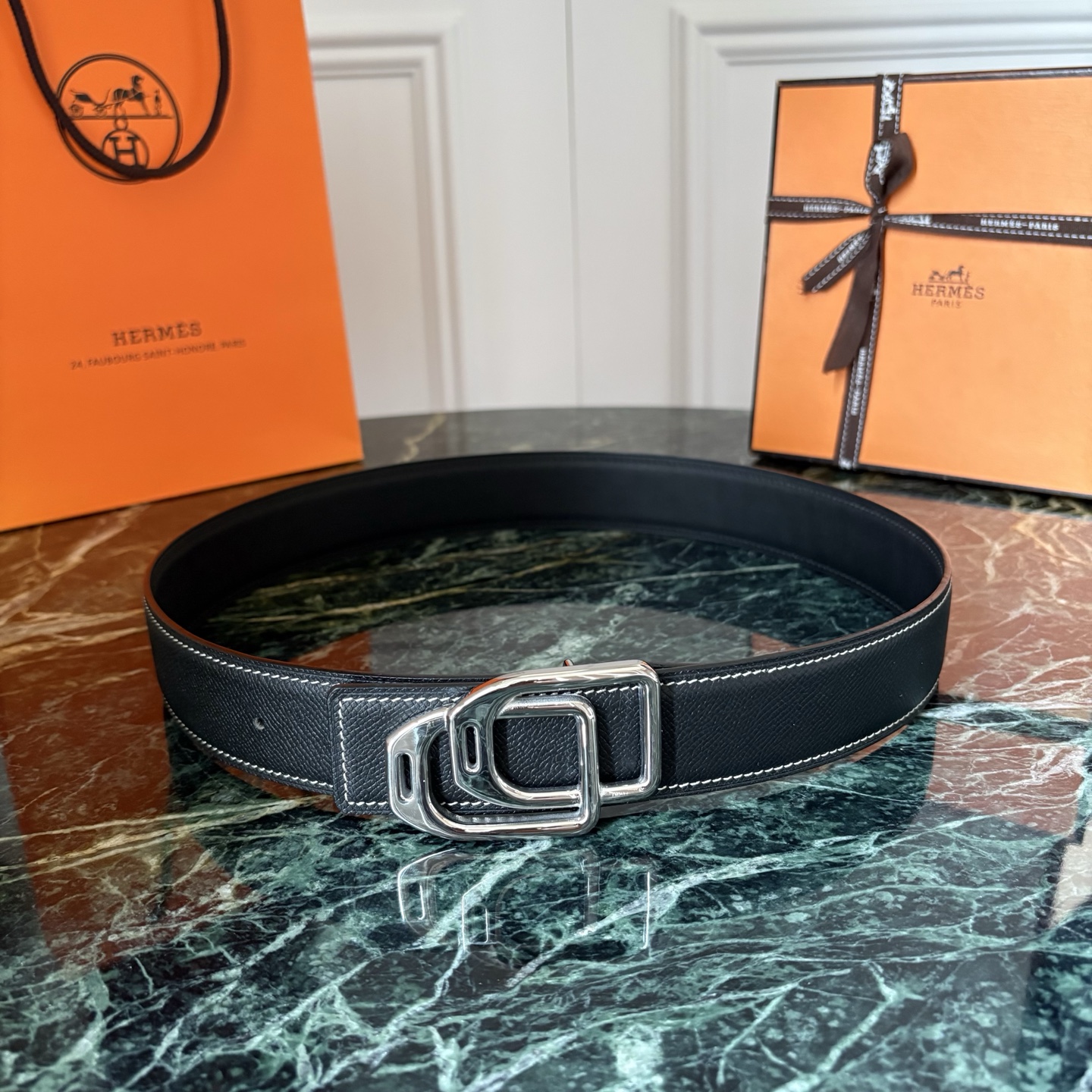 【爱马仕】Hermes 原单爱马仕，宽3.8cm进口原版皮带身，双面可两面用，精品电镀五金 ！