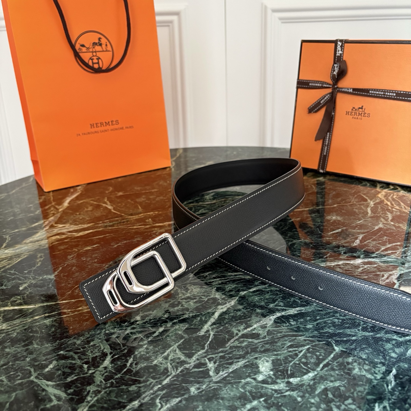 【爱马仕】Hermes 原单爱马仕，宽3.8cm进口原版皮带身，双面可两面用，精品电镀五金 ！