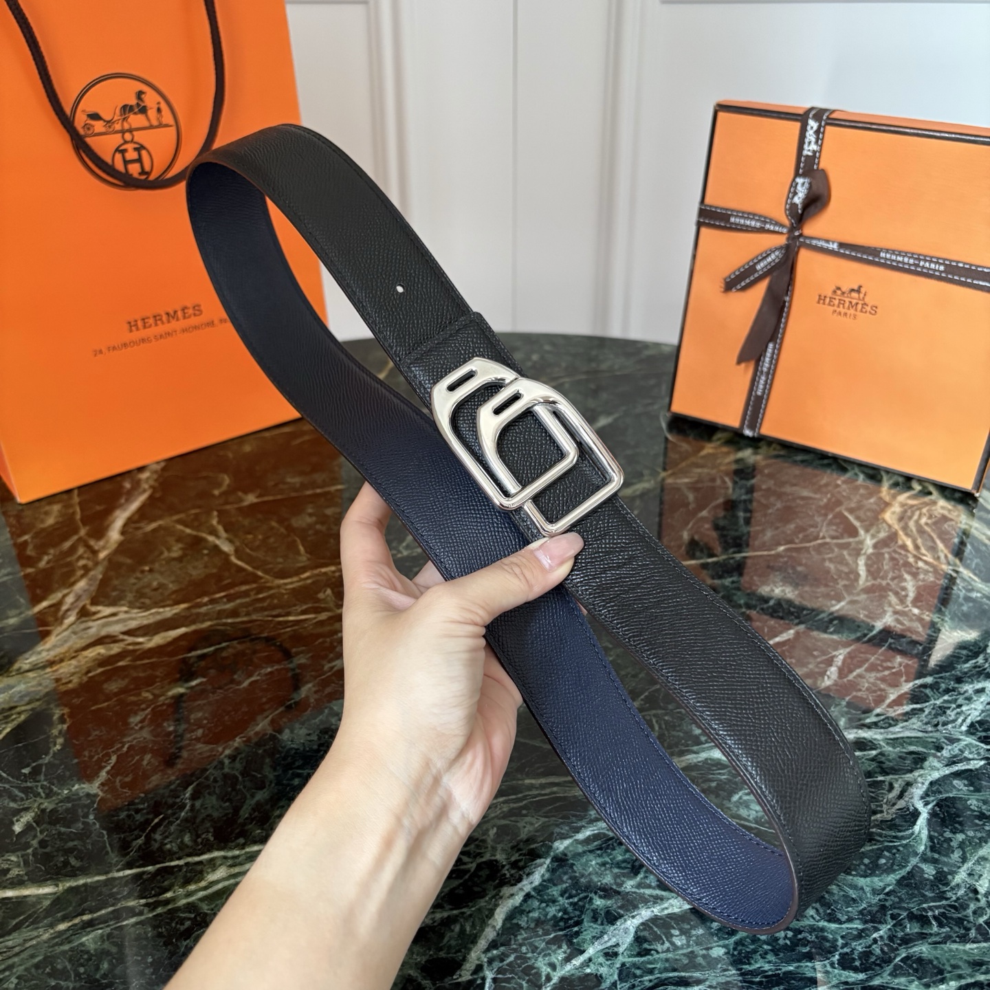 【爱马仕】Hermes 原单爱马仕，宽3.8cm进口原版皮带身，双面可两面用，精品电镀五金 ！