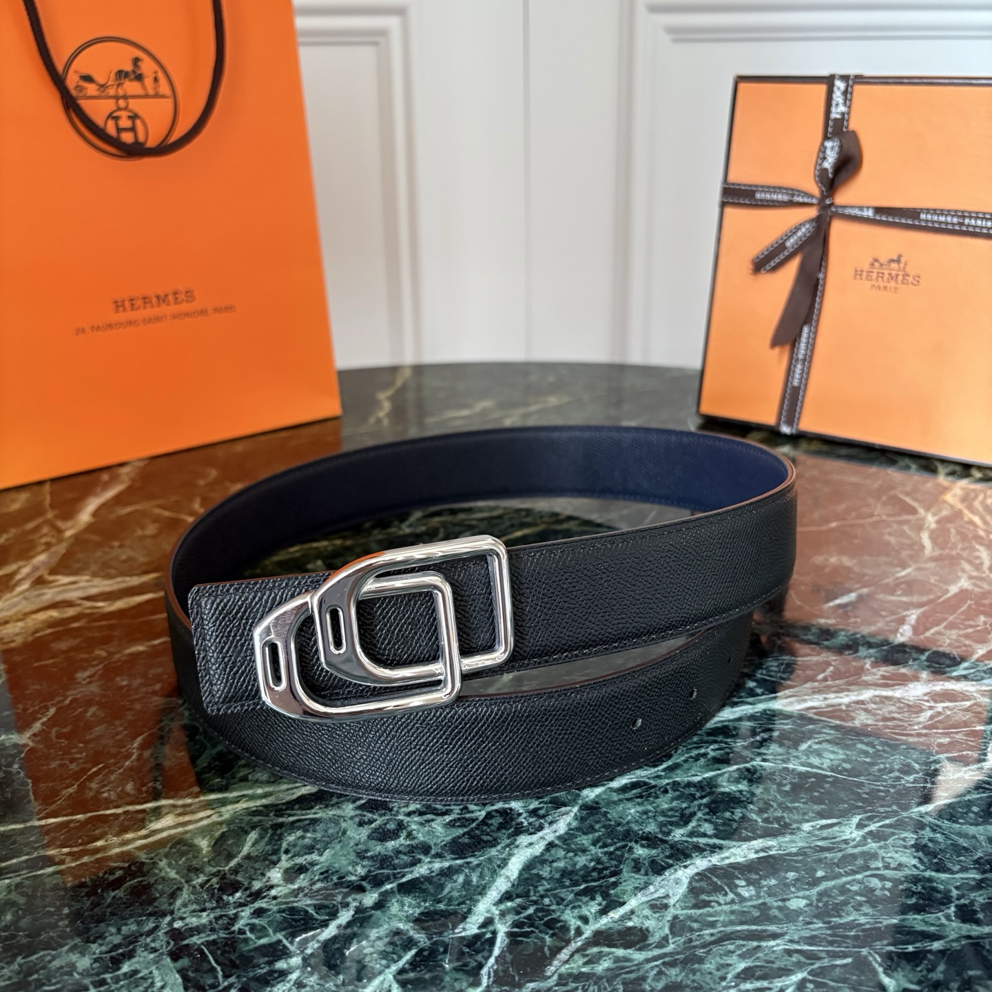 【爱马仕】Hermes 原单爱马仕，宽3.8cm进口原版皮带身，双面可两面用，精品电镀五金 ！