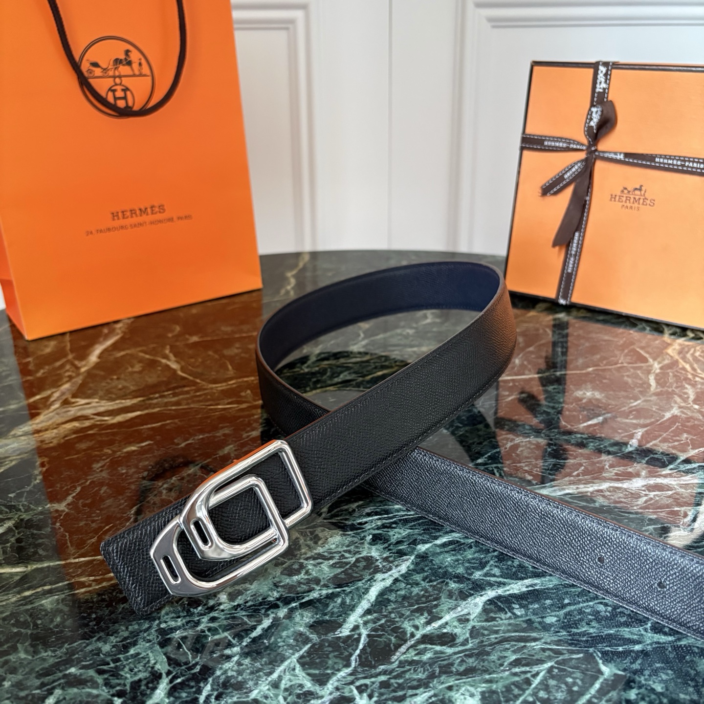 【爱马仕】Hermes 原单爱马仕，宽3.8cm进口原版皮带身，双面可两面用，精品电镀五金 ！