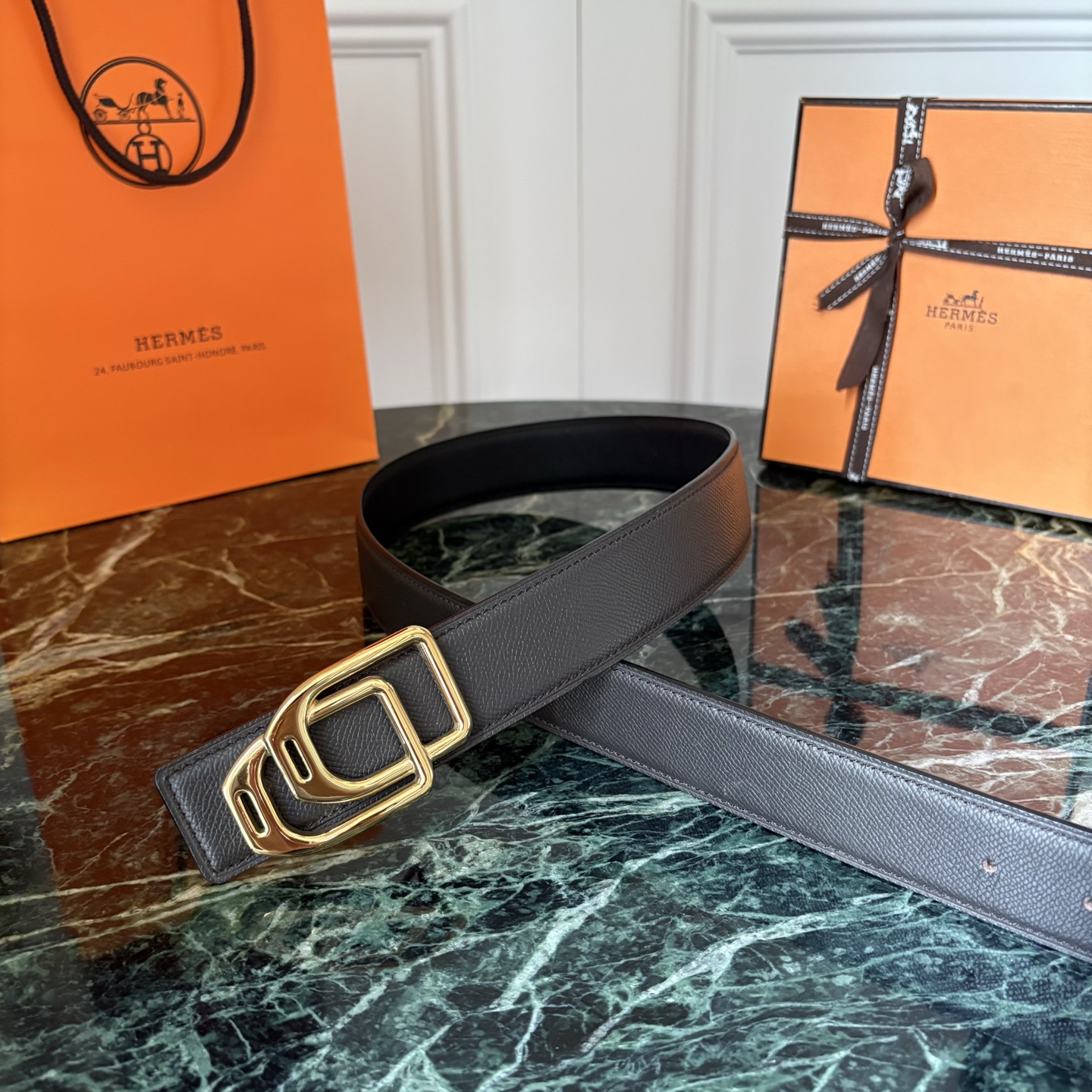 【爱马仕】Hermes 原单爱马仕，宽3.8cm进口原版皮带身，双面可两面用，精品电镀五金 ！