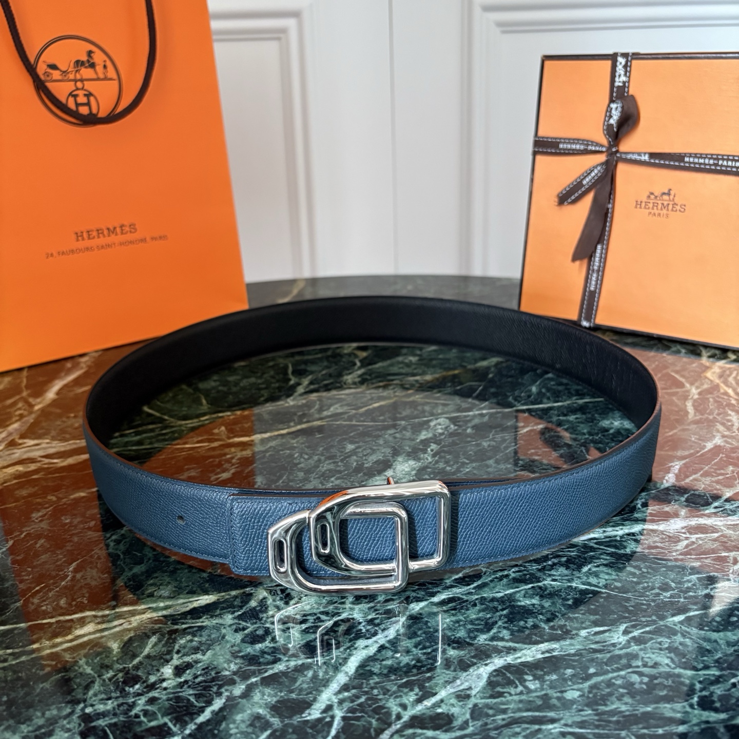 【爱马仕】Hermes 原单爱马仕，宽3.8cm进口原版皮带身，双面可两面用，精品电镀五金 ！