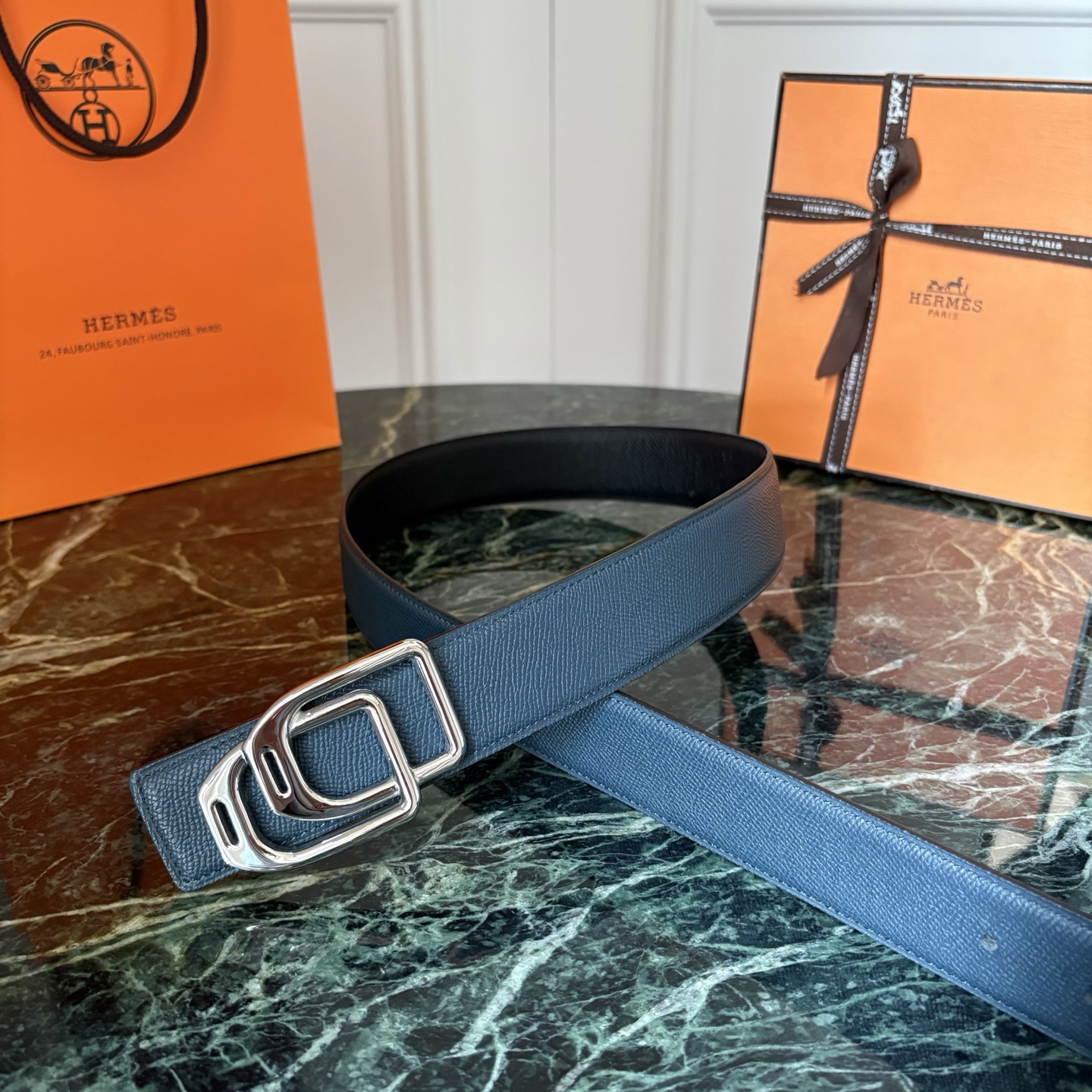 【爱马仕】Hermes 原单爱马仕，宽3.8cm进口原版皮带身，双面可两面用，精品电镀五金 ！