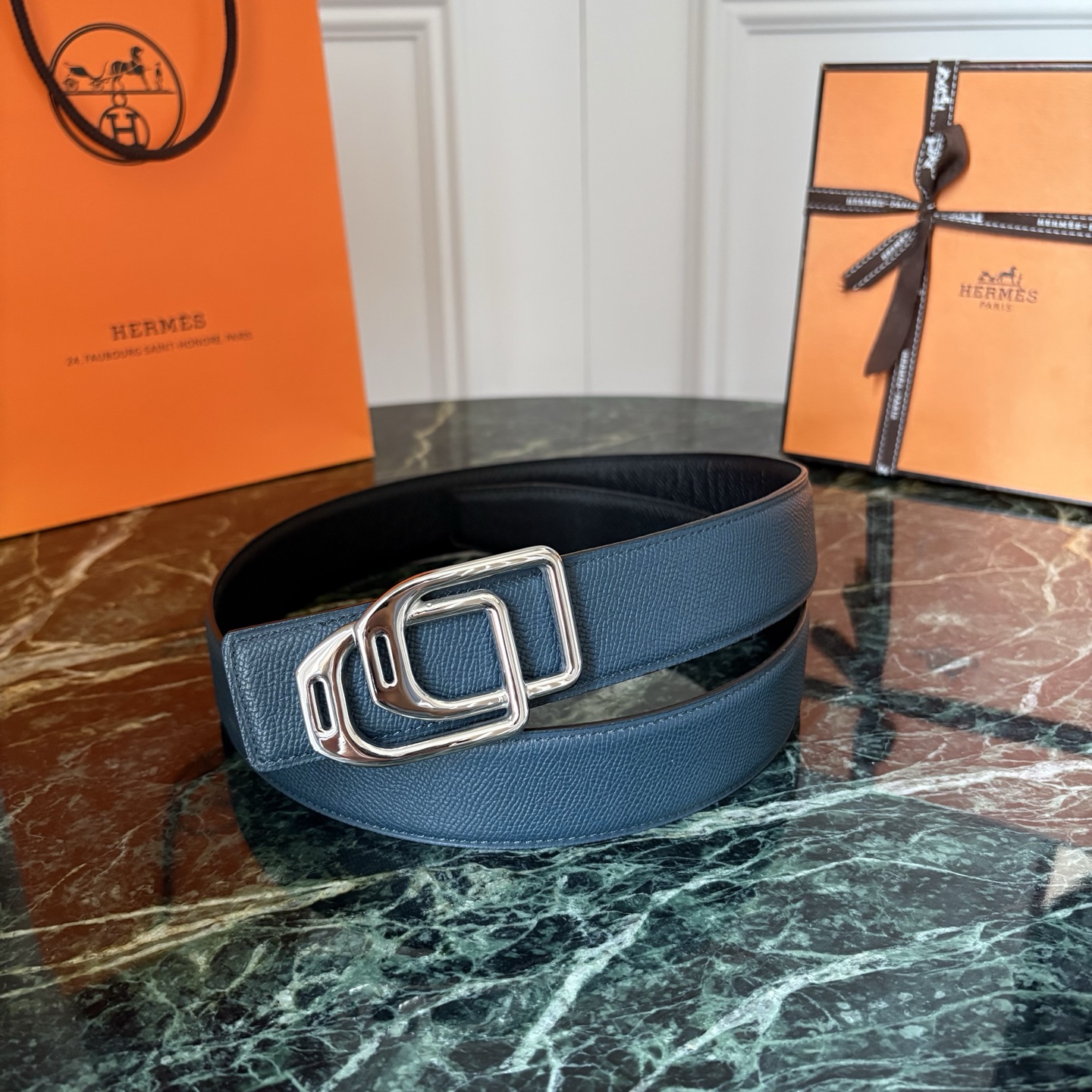 【爱马仕】Hermes 原单爱马仕，宽3.8cm进口原版皮带身，双面可两面用，精品电镀五金 ！