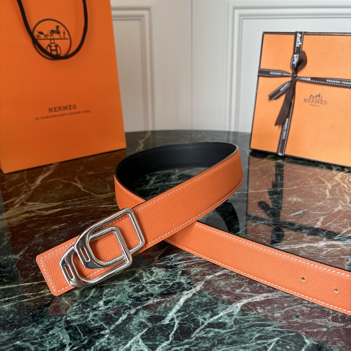 【爱马仕】Hermes 原单爱马仕，宽3.8cm进口原版皮带身，双面可两面用，精品电镀五金 ！