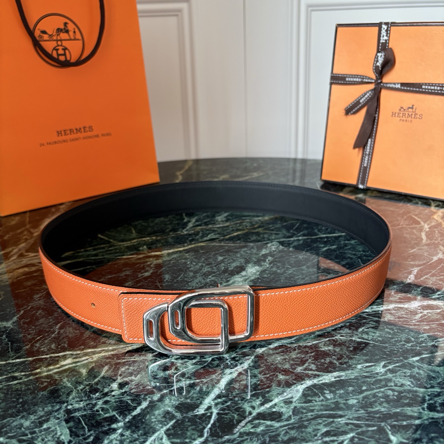 【爱马仕】Hermes 原单爱马仕，宽3.8cm进口原版皮带身，双面可两面用，精品电镀五金 ！