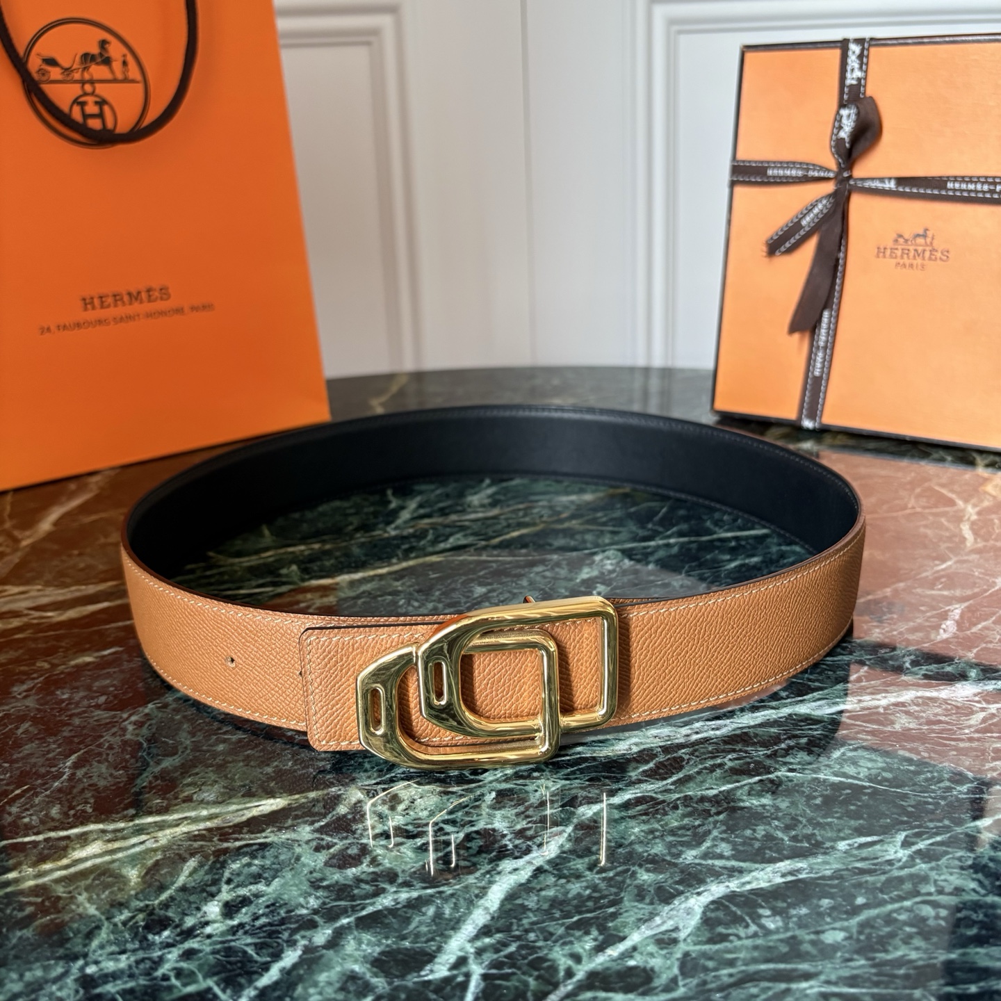 【爱马仕】Hermes 原单爱马仕，宽3.8cm进口原版皮带身，双面可两面用，精品电镀五金 ！
