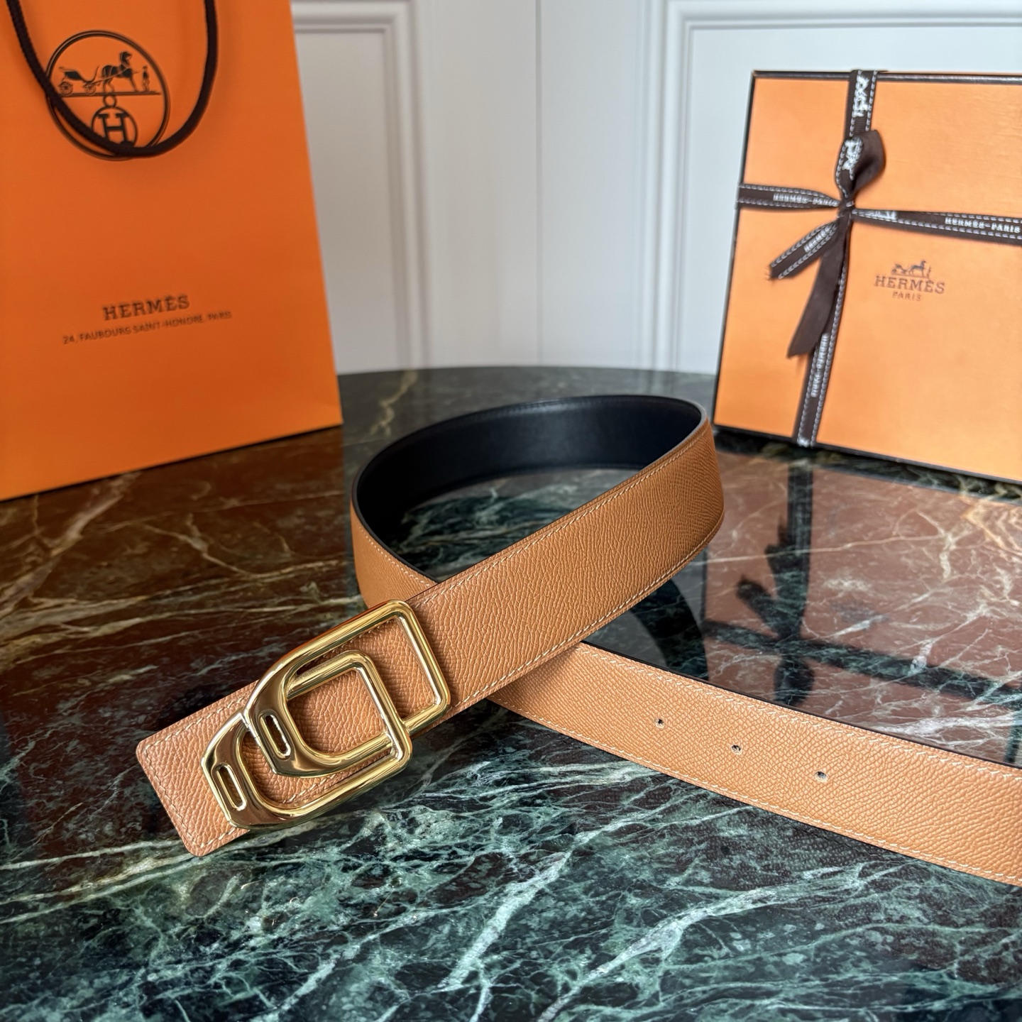 【爱马仕】Hermes 原单爱马仕，宽3.8cm进口原版皮带身，双面可两面用，精品电镀五金 ！