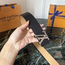 LOUIS VUITTON经典原单品质,双面平纹,搭配原单精品钢扣,精工制作,细节看图,实物拍摄,高端奢华,宽度4.0c LOUIS VUITTON经典原单品质,双面平纹,搭配原单精品钢扣,精工制作,细节看图,实物拍摄,高端奢华,宽度4.0c