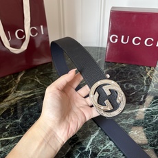 Gucci 经典原单品质,黑蓝双面荔枝纹,精品钢扣,精工制作,细节看图,实物拍摄,高端奢华,宽度4.0cm Gucci 经典原单品质,黑蓝双面荔枝纹,精品钢扣,精工制作,细节看图,实物拍摄,高端奢华,宽度4.0cm