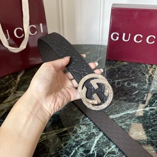 Gucci 经典原单品质,黑色压大花面搭配咖色压小花底,精品钢扣,精工制作,细节看图,实物拍摄,高端奢华,宽度4.0cm Gucci 经典原单品质,黑色压大花面搭配咖色压小花底,精品钢扣,精工制作,细节看图,实物拍摄,高端奢华,宽度4.0cm