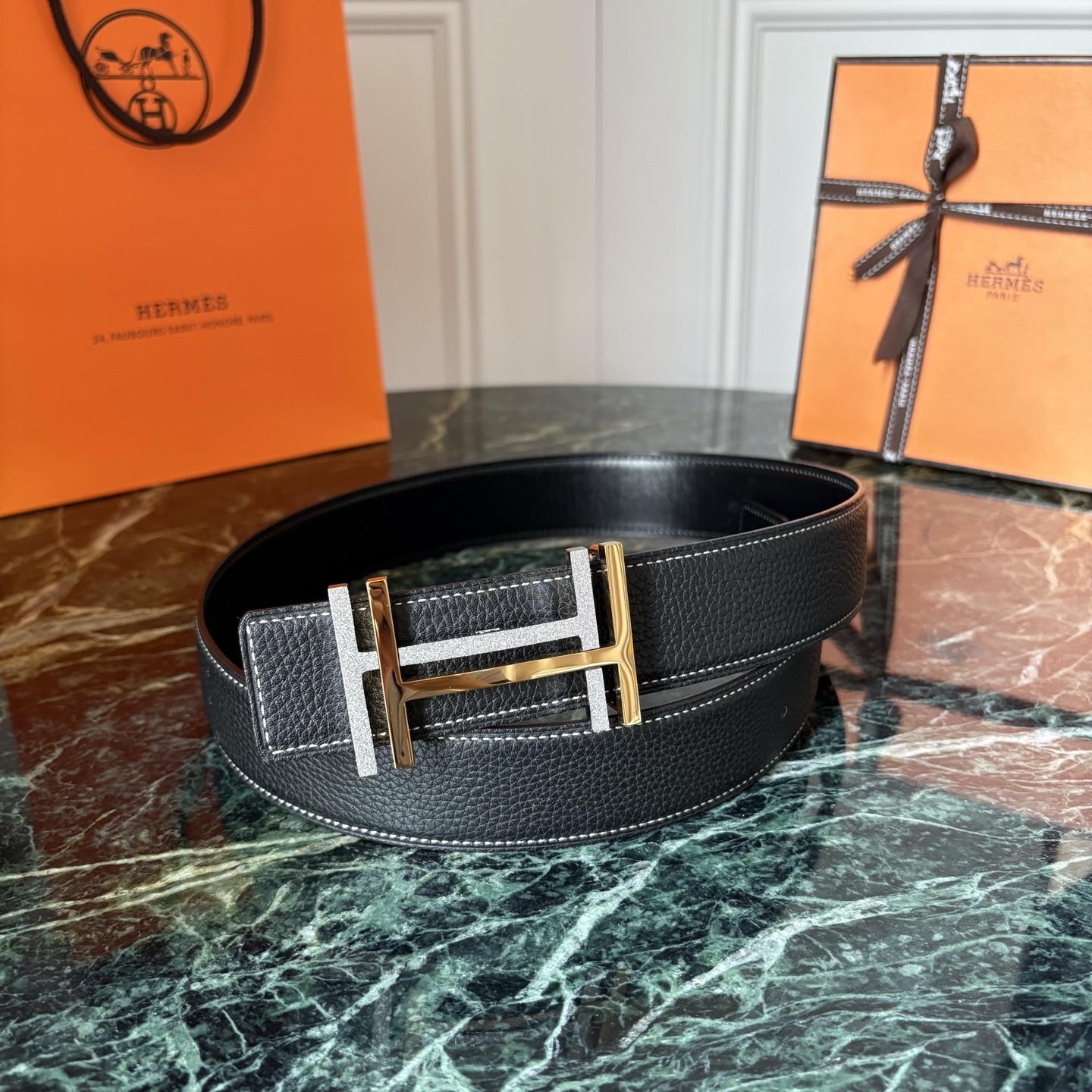 【爱马仕】Hermes 原单爱马仕，宽3.8cm进口原版皮带身，双面可两面用，精品电镀五金 ！