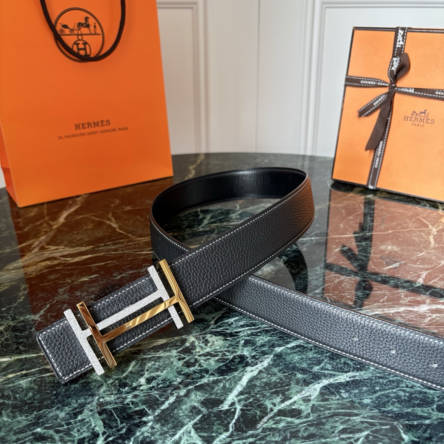 【爱马仕】Hermes 原单爱马仕，宽3.8cm进口原版皮带身，双面可两面用，精品电镀五金 ！