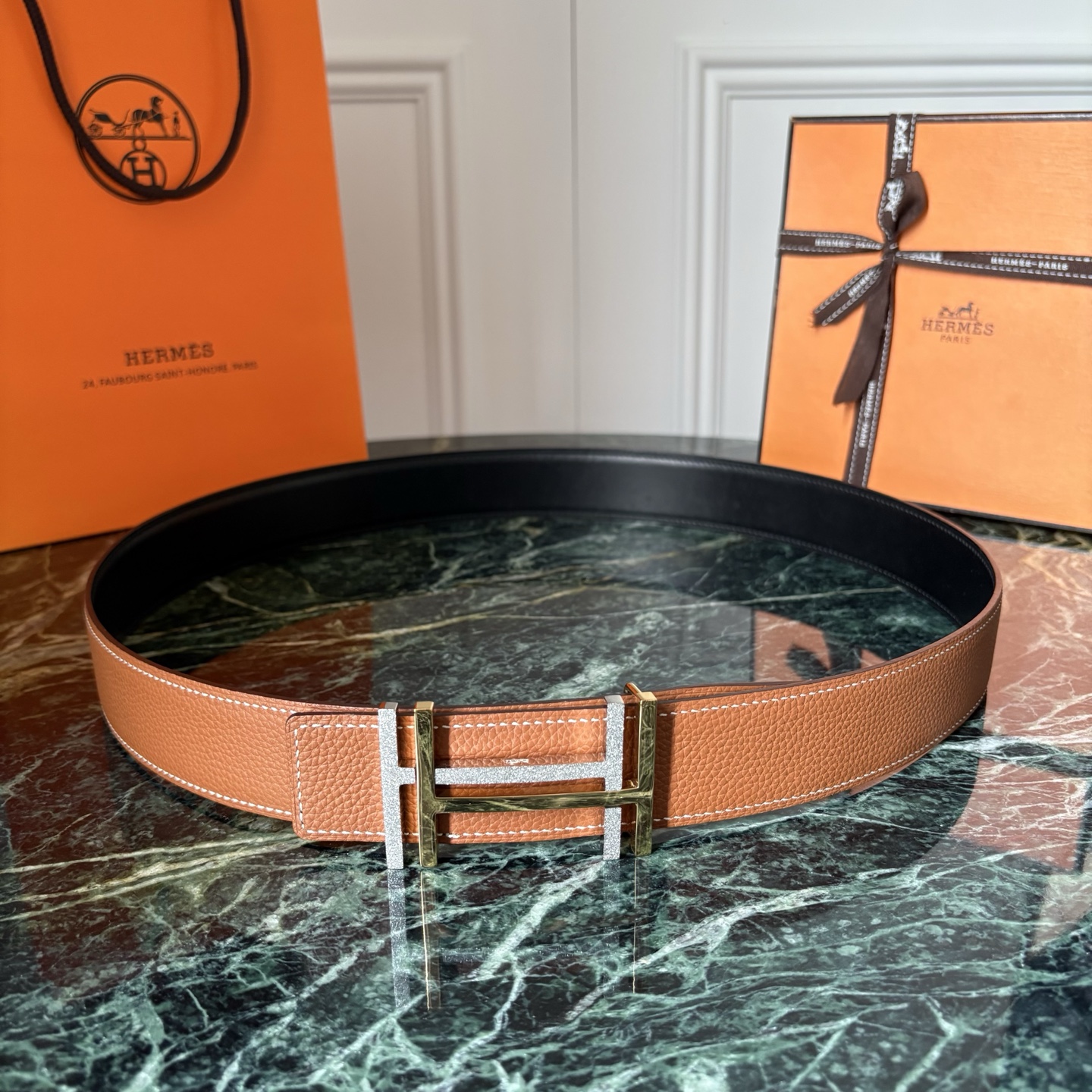 【爱马仕】Hermes 原单爱马仕，宽3.8cm进口原版皮带身，双面可两面用，精品电镀五金 ！