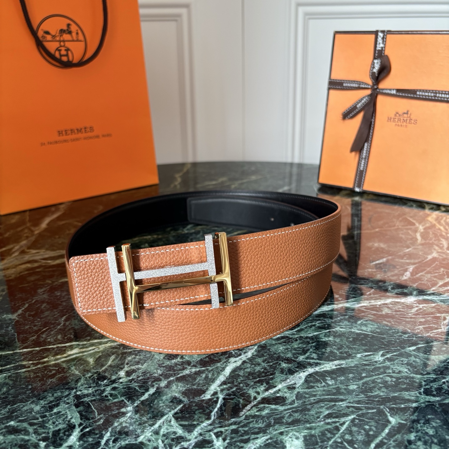 【爱马仕】Hermes 原单爱马仕，宽3.8cm进口原版皮带身，双面可两面用，精品电镀五金 ！