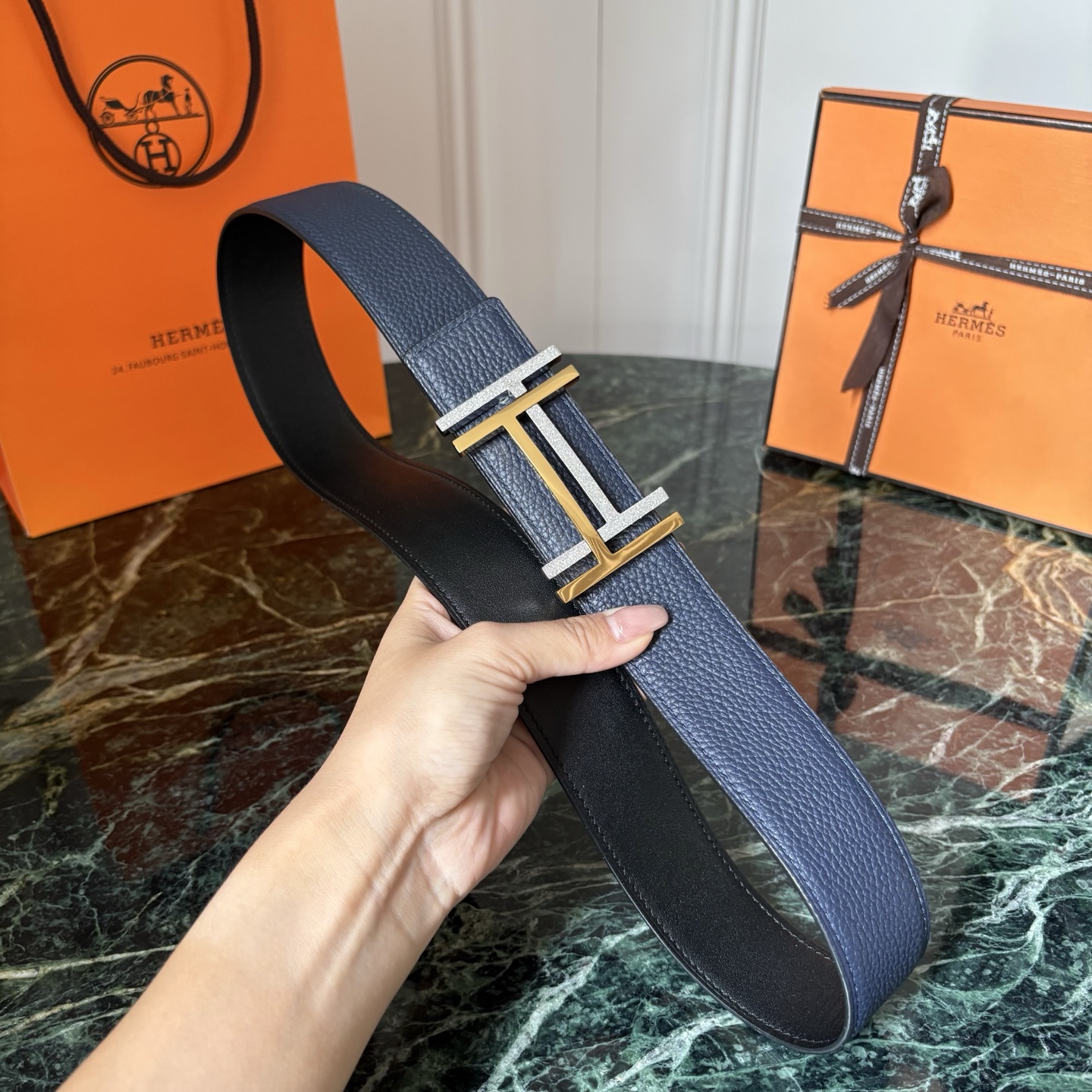 【爱马仕】Hermes 原单爱马仕，宽3.8cm进口原版皮带身，双面可两面用，精品电镀五金 ！