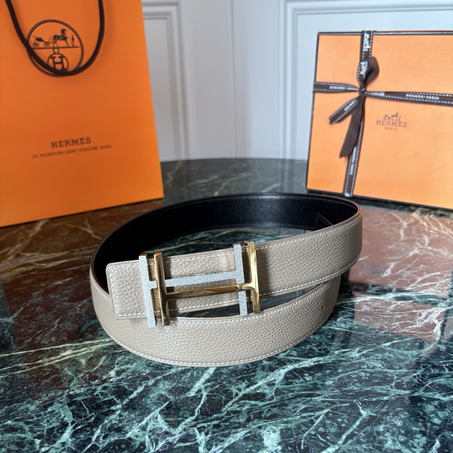 【爱马仕】Hermes 原单爱马仕，宽3.8cm进口原版皮带身，双面可两面用，精品电镀五金 ！