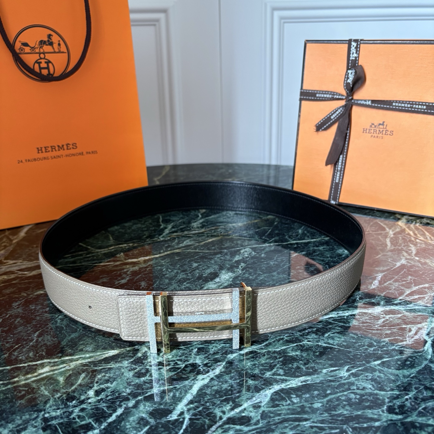 【爱马仕】Hermes 原单爱马仕，宽3.8cm进口原版皮带身，双面可两面用，精品电镀五金 ！