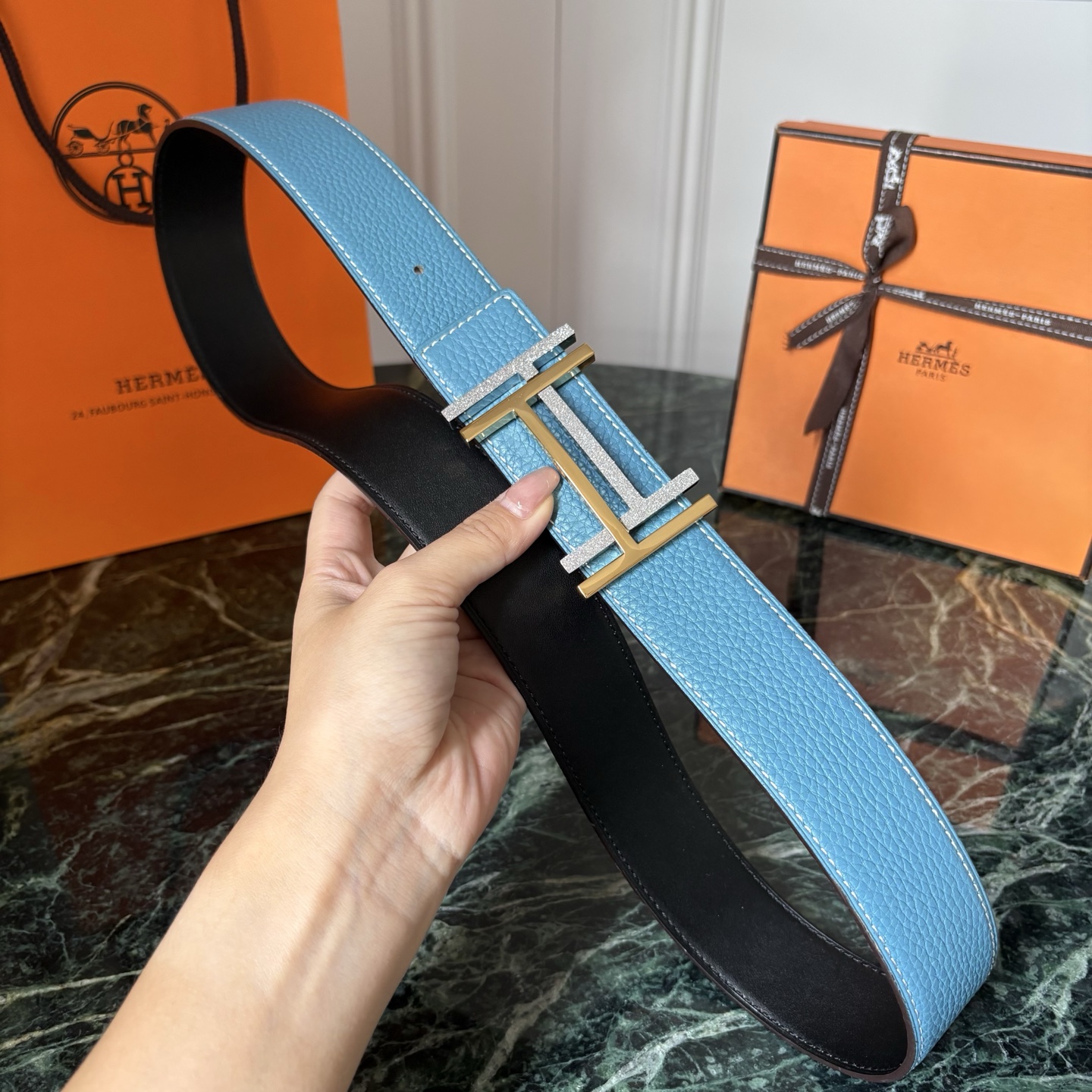 【爱马仕】Hermes 原单爱马仕，宽3.8cm进口原版皮带身，双面可两面用，精品电镀五金 ！