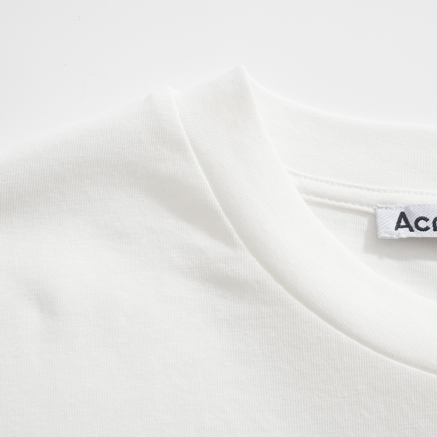 Футболка Acne Studios с карманом