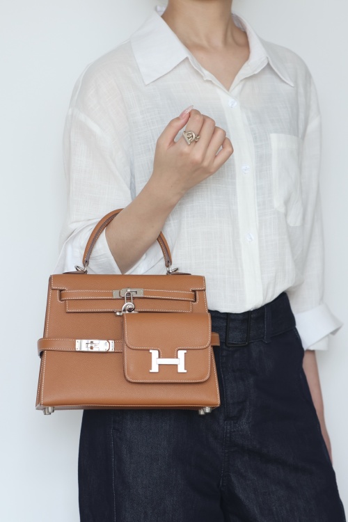 Elegant Kelly 25 Handbag with Matching Belt Bag in Gold Brown Epsom Leather 1 Elegant Kelly 25 Handbag with Matching Belt Bag in Gold Brown Epsom Leather