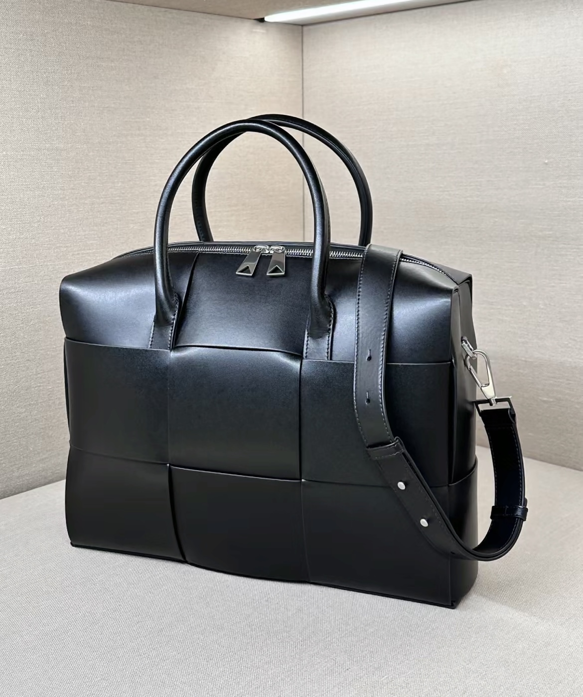 Bottega Veneta Product _dsAqfr-MAaKhWGRPvOQ-nMFKj314Y5dY2Hg3zpg