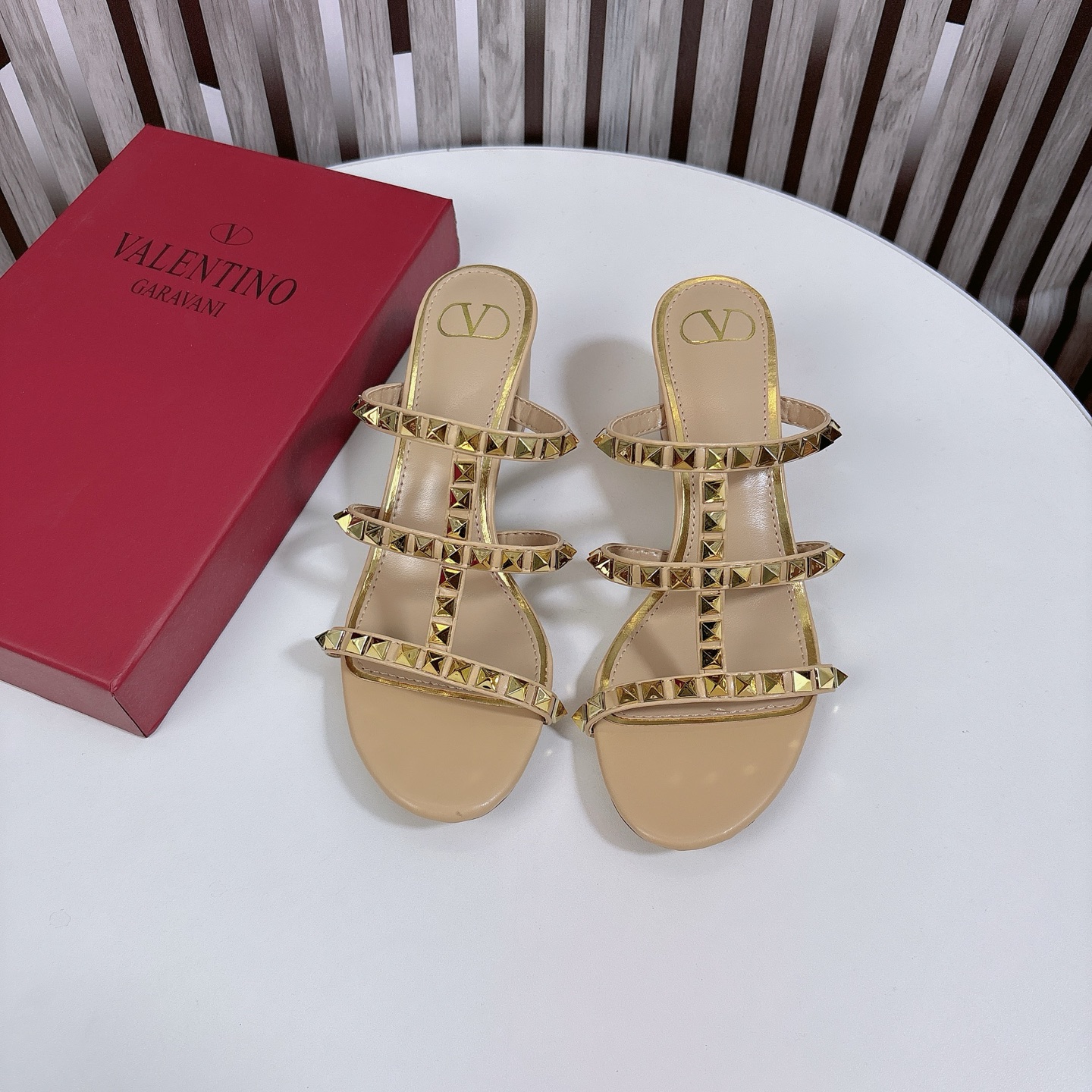 Valentino Haute Couture Classic Luxury Leather Shoe Ref