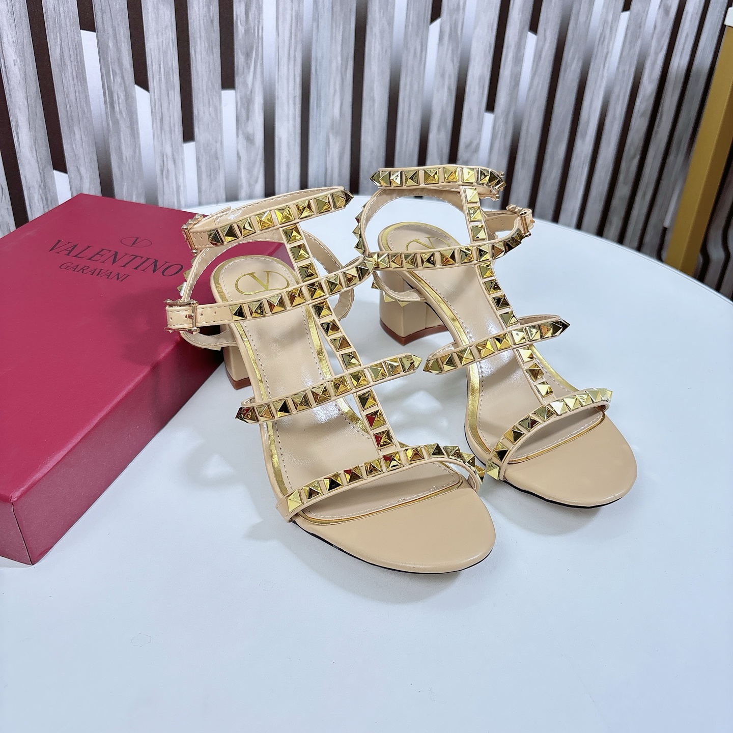 Valentino Haute Couture Classic Luxury Leather Shoe Ref.99156773 2