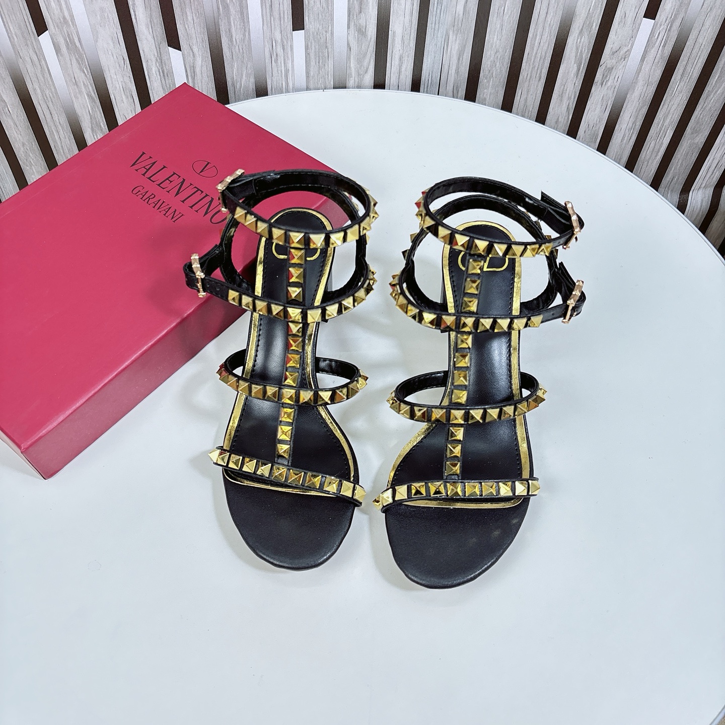 Valentino Haute Couture Classic Luxury Leather Shoe Ref