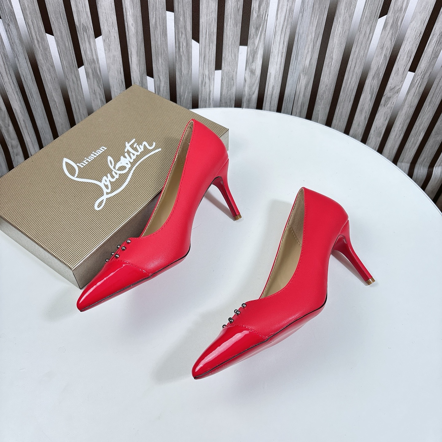Christian Louboutin Classic Luxury Leather Shoe Loafer Ref 6
