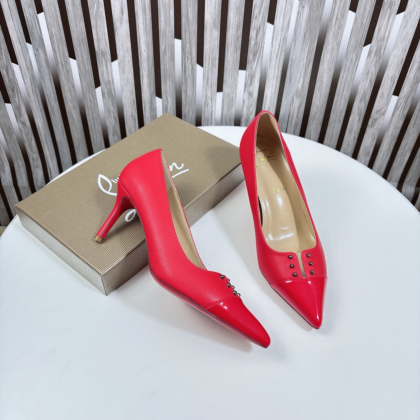Christian Louboutin Classic Luxury Leather Shoe Loafer Ref 4