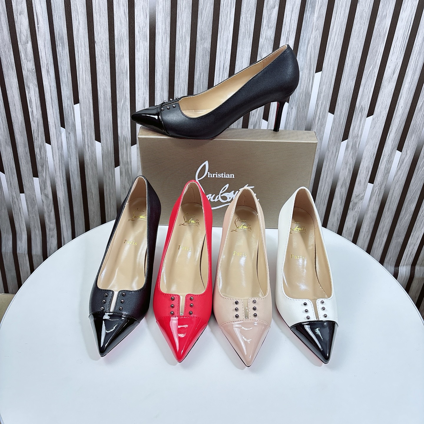 Christian Louboutin Classic Luxury Leather Shoe Loafer Ref 4