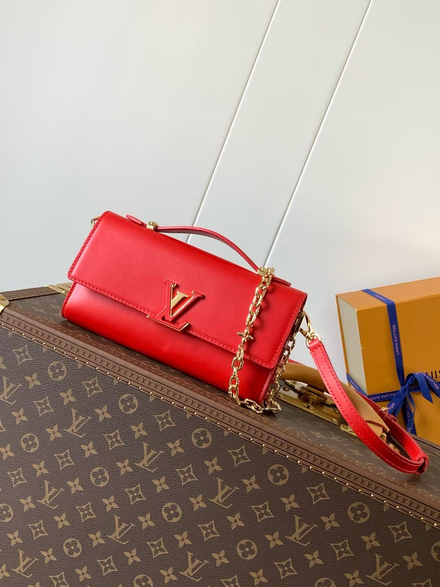 【Chip dinámico 163C01】 Pedido original superior, desarrollo genuino ✨‼ ️El bolso Wallet On Chain Capucines combina una …