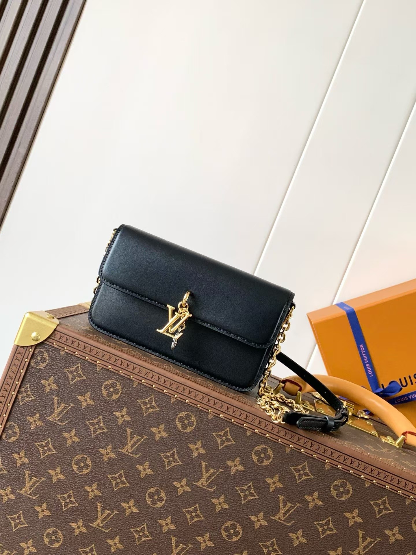 【Chip dinámico 163C01】Pedido original superior, desarrollo genuino✨‼ ️Este bolso Wallet On Chain es de la serie Louis V…