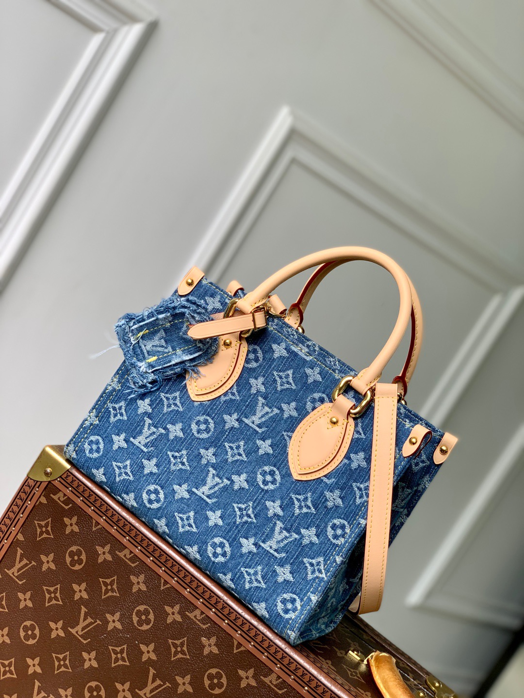 【Chip dinámico 163C01】Pedido original superior, desarrollo genuino✨‼ ️Este bolso pequeño OnTheGo está hecho de mezclill…